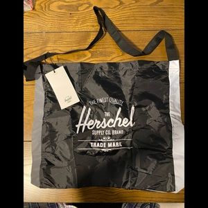 🐃HP Herschel Ripstop Tote NWT